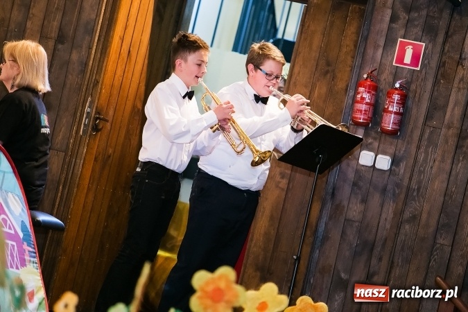 Zdjęcie w galerii na portalu naszraciborz.pl: Oblężenie szkoły muzycznej, która otworzyła swoje drzwi  wiadomości z regionu