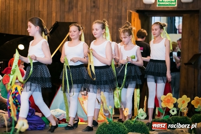 Zdjęcie w galerii na portalu naszraciborz.pl: Oblężenie szkoły muzycznej, która otworzyła swoje drzwi  wiadomości z regionu