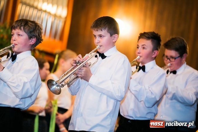 Zdjęcie w galerii na portalu naszraciborz.pl: Oblężenie szkoły muzycznej, która otworzyła swoje drzwi  wiadomości z regionu