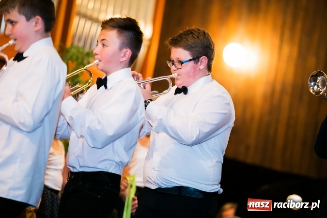 Zdjęcie w galerii na portalu naszraciborz.pl: Oblężenie szkoły muzycznej, która otworzyła swoje drzwi  wiadomości z regionu