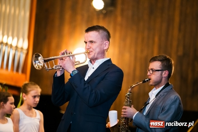 Zdjęcie w galerii na portalu naszraciborz.pl: Oblężenie szkoły muzycznej, która otworzyła swoje drzwi  wiadomości z regionu