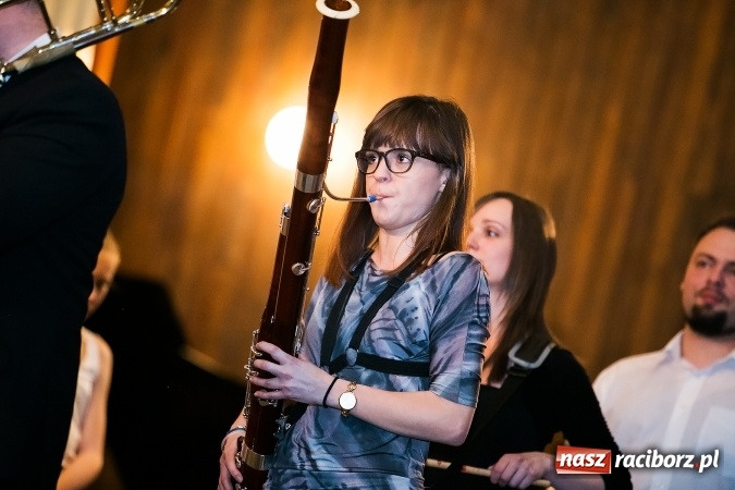 Zdjęcie w galerii na portalu naszraciborz.pl: Oblężenie szkoły muzycznej, która otworzyła swoje drzwi  wiadomości z regionu