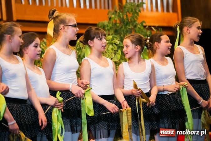 Zdjęcie w galerii na portalu naszraciborz.pl: Oblężenie szkoły muzycznej, która otworzyła swoje drzwi  wiadomości z regionu