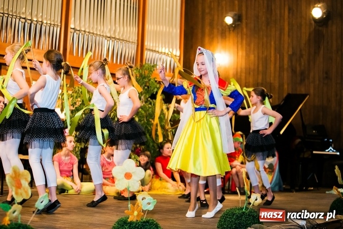 Zdjęcie w galerii na portalu naszraciborz.pl: Oblężenie szkoły muzycznej, która otworzyła swoje drzwi  wiadomości z regionu