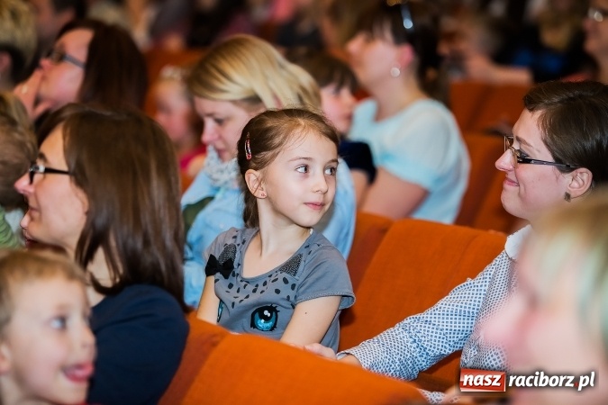 Zdjęcie w galerii na portalu naszraciborz.pl: Oblężenie szkoły muzycznej, która otworzyła swoje drzwi  wiadomości z regionu
