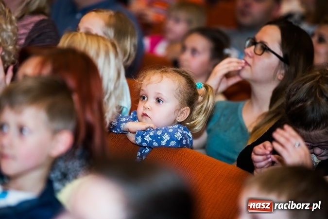 Zdjęcie w galerii na portalu naszraciborz.pl: Oblężenie szkoły muzycznej, która otworzyła swoje drzwi  wiadomości z regionu