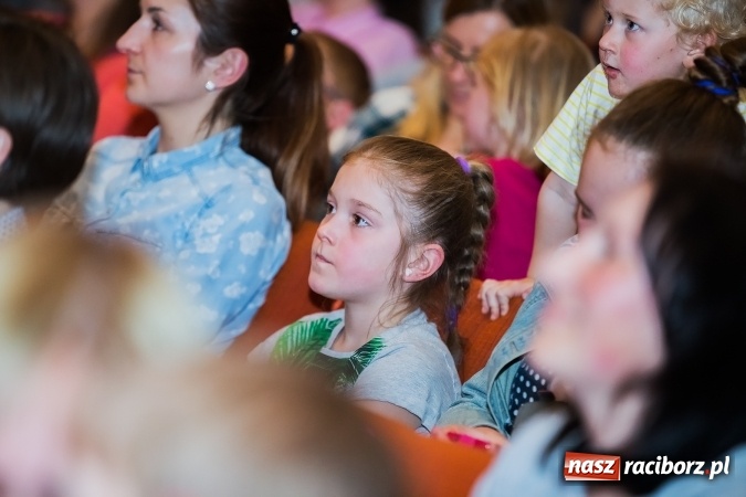 Zdjęcie w galerii na portalu naszraciborz.pl: Oblężenie szkoły muzycznej, która otworzyła swoje drzwi  wiadomości z regionu