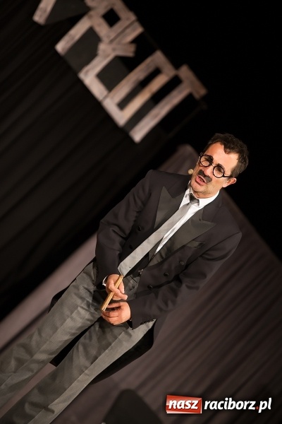 Zdjęcie w galerii na portalu naszraciborz.pl: Kabaret Hrabi i Kabaret Jurki w Raciborskim Centrum Kultury wiadomości z regionu