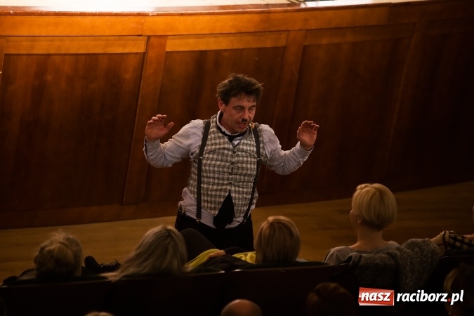 Zdjęcie w galerii na portalu naszraciborz.pl: Kabaret Hrabi i Kabaret Jurki w Raciborskim Centrum Kultury wiadomości z regionu