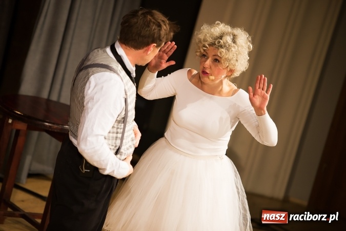 Zdjęcie w galerii na portalu naszraciborz.pl: Kabaret Hrabi i Kabaret Jurki w Raciborskim Centrum Kultury wiadomości z regionu