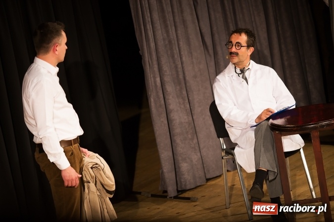 Zdjęcie w galerii na portalu naszraciborz.pl: Kabaret Hrabi i Kabaret Jurki w Raciborskim Centrum Kultury wiadomości z regionu