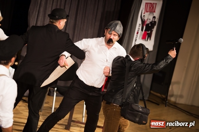 Zdjęcie w galerii na portalu naszraciborz.pl: Kabaret Hrabi i Kabaret Jurki w Raciborskim Centrum Kultury wiadomości z regionu