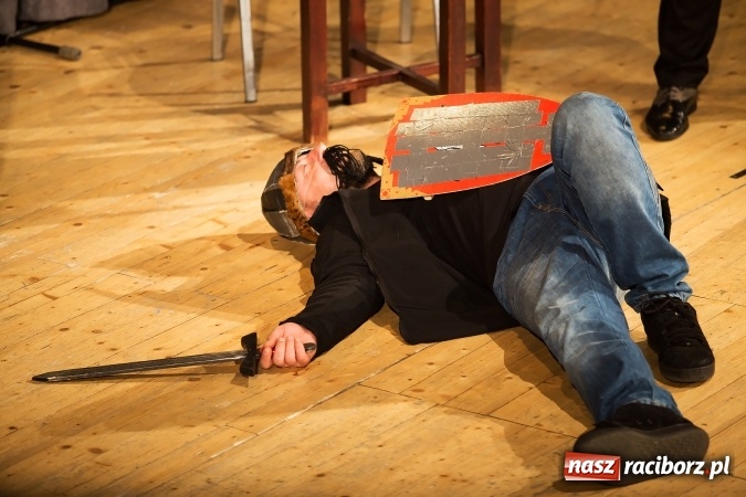 Zdjęcie w galerii na portalu naszraciborz.pl: Kabaret Hrabi i Kabaret Jurki w Raciborskim Centrum Kultury wiadomości z regionu