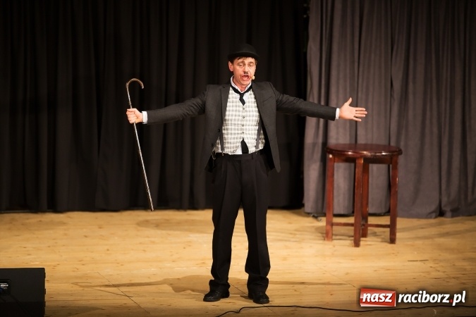 Zdjęcie w galerii na portalu naszraciborz.pl: Kabaret Hrabi i Kabaret Jurki w Raciborskim Centrum Kultury wiadomości z regionu