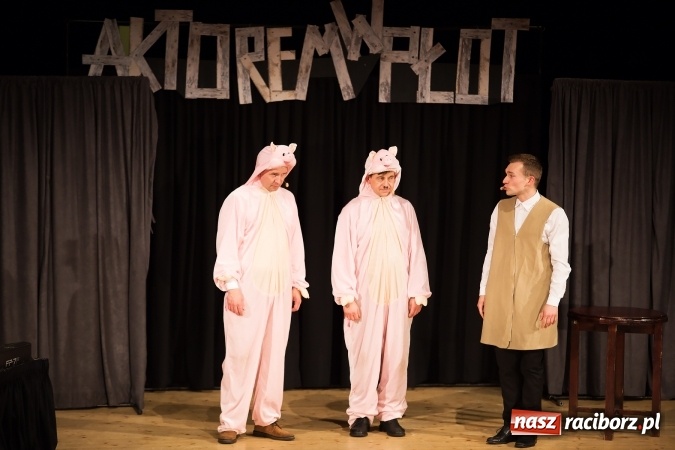 Zdjęcie w galerii na portalu naszraciborz.pl: Kabaret Hrabi i Kabaret Jurki w Raciborskim Centrum Kultury wiadomości z regionu