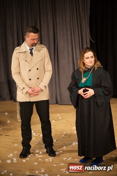 Zdjęcie w galerii na portalu naszraciborz.pl: Kabaret Hrabi i Kabaret Jurki w Raciborskim Centrum Kultury wiadomości z regionu