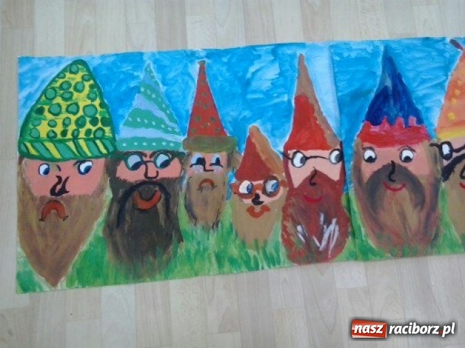 Zdjęcie w galerii na portalu naszraciborz.pl: Czerwony Kapturek, Roszpunka, Kr&oacute;lewna Śnieżka... czyli konkurs plastyczny Baśni Braci Grimm wiadomości z regionu