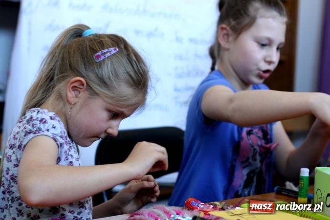 Zdjęcie w galerii na portalu naszraciborz.pl: Środy z zumbą i plastyką w GCK w Nędzy  wiadomości z regionu