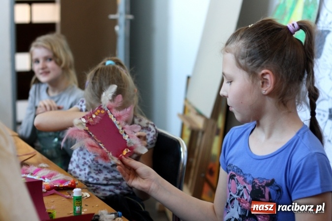 Zdjęcie w galerii na portalu naszraciborz.pl: Środy z zumbą i plastyką w GCK w Nędzy  wiadomości z regionu