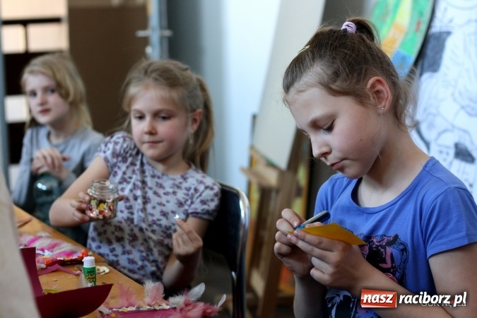 Zdjęcie w galerii na portalu naszraciborz.pl: Środy z zumbą i plastyką w GCK w Nędzy  wiadomości z regionu