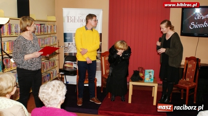 Zdjęcie w galerii na portalu naszraciborz.pl: Komediantka liryczna - Krystyna Sienkiewicz w bibliotece  wiadomości z regionu