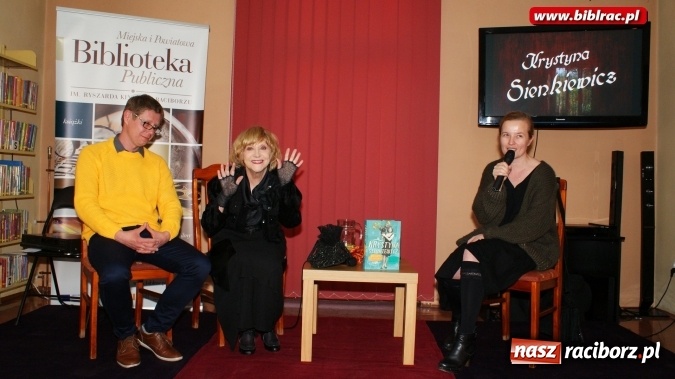 Zdjęcie w galerii na portalu naszraciborz.pl: Komediantka liryczna - Krystyna Sienkiewicz w bibliotece  wiadomości z regionu