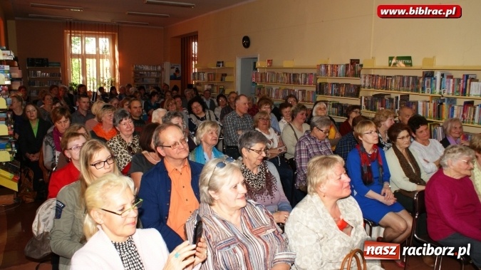 Zdjęcie w galerii na portalu naszraciborz.pl: Komediantka liryczna - Krystyna Sienkiewicz w bibliotece  wiadomości z regionu
