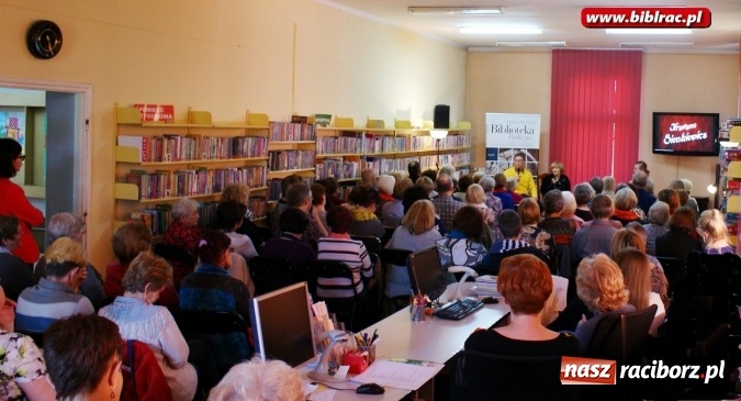 Zdjęcie w galerii na portalu naszraciborz.pl: Komediantka liryczna - Krystyna Sienkiewicz w bibliotece  wiadomości z regionu