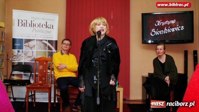 Zdjęcie w galerii na portalu naszraciborz.pl: Komediantka liryczna - Krystyna Sienkiewicz w bibliotece  wiadomości z regionu
