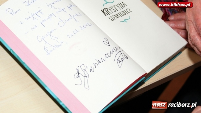 Zdjęcie w galerii na portalu naszraciborz.pl: Komediantka liryczna - Krystyna Sienkiewicz w bibliotece  wiadomości z regionu