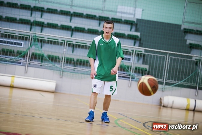 Zdjęcie w galerii na portalu naszraciborz.pl: Koszykarze Gimnazjum nr 1 najlepsi w finałach rejonowych wiadomości z regionu