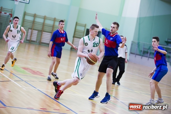 Zdjęcie w galerii na portalu naszraciborz.pl: Koszykarze Gimnazjum nr 1 najlepsi w finałach rejonowych wiadomości z regionu