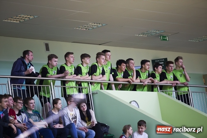 Zdjęcie w galerii na portalu naszraciborz.pl: Koszykarze Gimnazjum nr 1 najlepsi w finałach rejonowych wiadomości z regionu