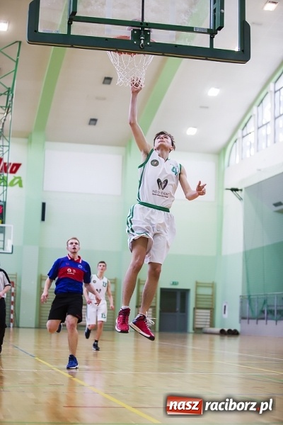 Zdjęcie w galerii na portalu naszraciborz.pl: Koszykarze Gimnazjum nr 1 najlepsi w finałach rejonowych wiadomości z regionu