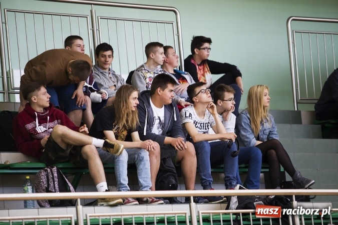 Zdjęcie w galerii na portalu naszraciborz.pl: Koszykarze Gimnazjum nr 1 najlepsi w finałach rejonowych wiadomości z regionu