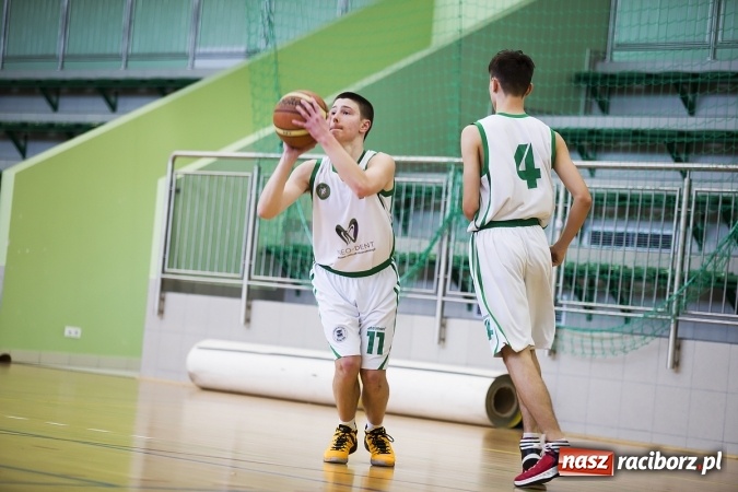 Zdjęcie w galerii na portalu naszraciborz.pl: Koszykarze Gimnazjum nr 1 najlepsi w finałach rejonowych wiadomości z regionu