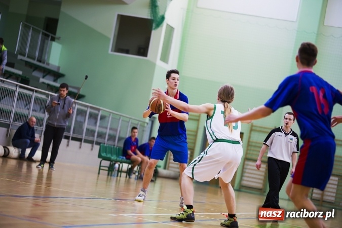Zdjęcie w galerii na portalu naszraciborz.pl: Koszykarze Gimnazjum nr 1 najlepsi w finałach rejonowych wiadomości z regionu