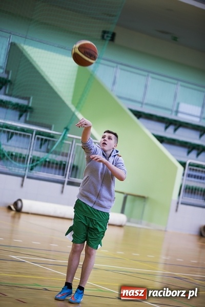 Zdjęcie w galerii na portalu naszraciborz.pl: Koszykarze Gimnazjum nr 1 najlepsi w finałach rejonowych wiadomości z regionu