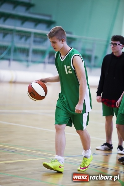 Zdjęcie w galerii na portalu naszraciborz.pl: Koszykarze Gimnazjum nr 1 najlepsi w finałach rejonowych wiadomości z regionu