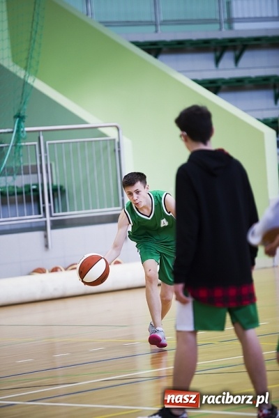 Zdjęcie w galerii na portalu naszraciborz.pl: Koszykarze Gimnazjum nr 1 najlepsi w finałach rejonowych wiadomości z regionu