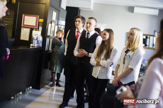 Zdjęcie w galerii na portalu naszraciborz.pl: Hotelarstwo w teorii i praktyce - konkurs w Hotelu Racibor wiadomości z regionu
