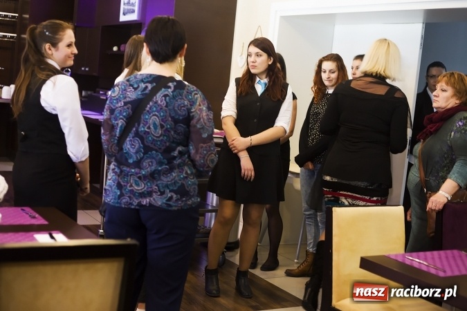 Zdjęcie w galerii na portalu naszraciborz.pl: Hotelarstwo w teorii i praktyce - konkurs w Hotelu Racibor wiadomości z regionu
