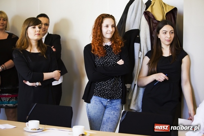 Zdjęcie w galerii na portalu naszraciborz.pl: Hotelarstwo w teorii i praktyce - konkurs w Hotelu Racibor wiadomości z regionu