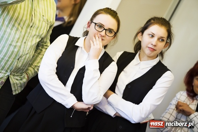 Zdjęcie w galerii na portalu naszraciborz.pl: Hotelarstwo w teorii i praktyce - konkurs w Hotelu Racibor wiadomości z regionu