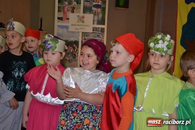 Zdjęcie w galerii na portalu naszraciborz.pl: XXIV Międzynarodowy Przegląd Teatrzyków Przedszkolnych - dzień drugi wiadomości z regionu