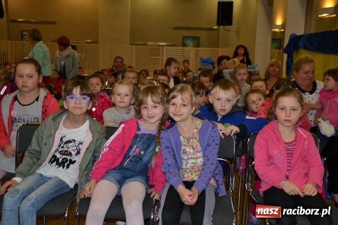 Zdjęcie w galerii na portalu naszraciborz.pl: XXIV Międzynarodowy Przegląd Teatrzyków Przedszkolnych - dzień drugi wiadomości z regionu