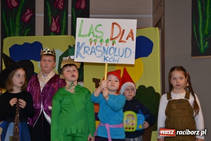 Zdjęcie w galerii na portalu naszraciborz.pl: XXIV Międzynarodowy Przegląd Teatrzyków Przedszkolnych - dzień drugi wiadomości z regionu