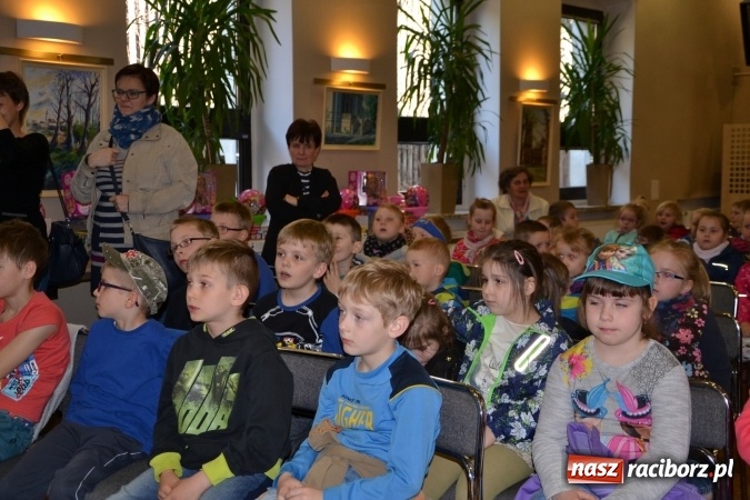 Zdjęcie w galerii na portalu naszraciborz.pl: XXIV Międzynarodowy Przegląd Teatrzyków Przedszkolnych - dzień drugi wiadomości z regionu