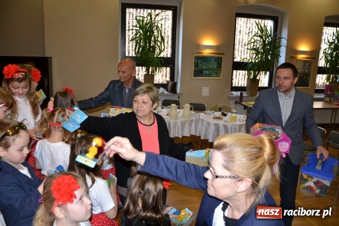 Zdjęcie w galerii na portalu naszraciborz.pl: XXIV Międzynarodowy Przegląd Teatrzyków Przedszkolnych - dzień drugi wiadomości z regionu