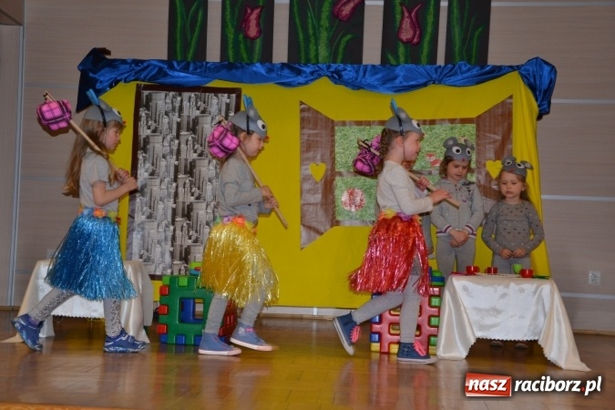 Zdjęcie w galerii na portalu naszraciborz.pl: XXIV Międzynarodowy Przegląd Teatrzyków Przedszkolnych - dzień drugi wiadomości z regionu